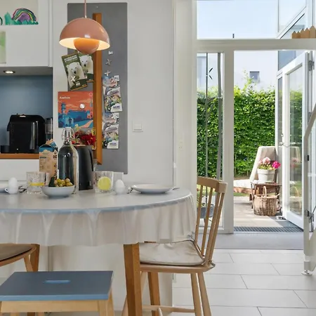 Apartment In With Kitchen *